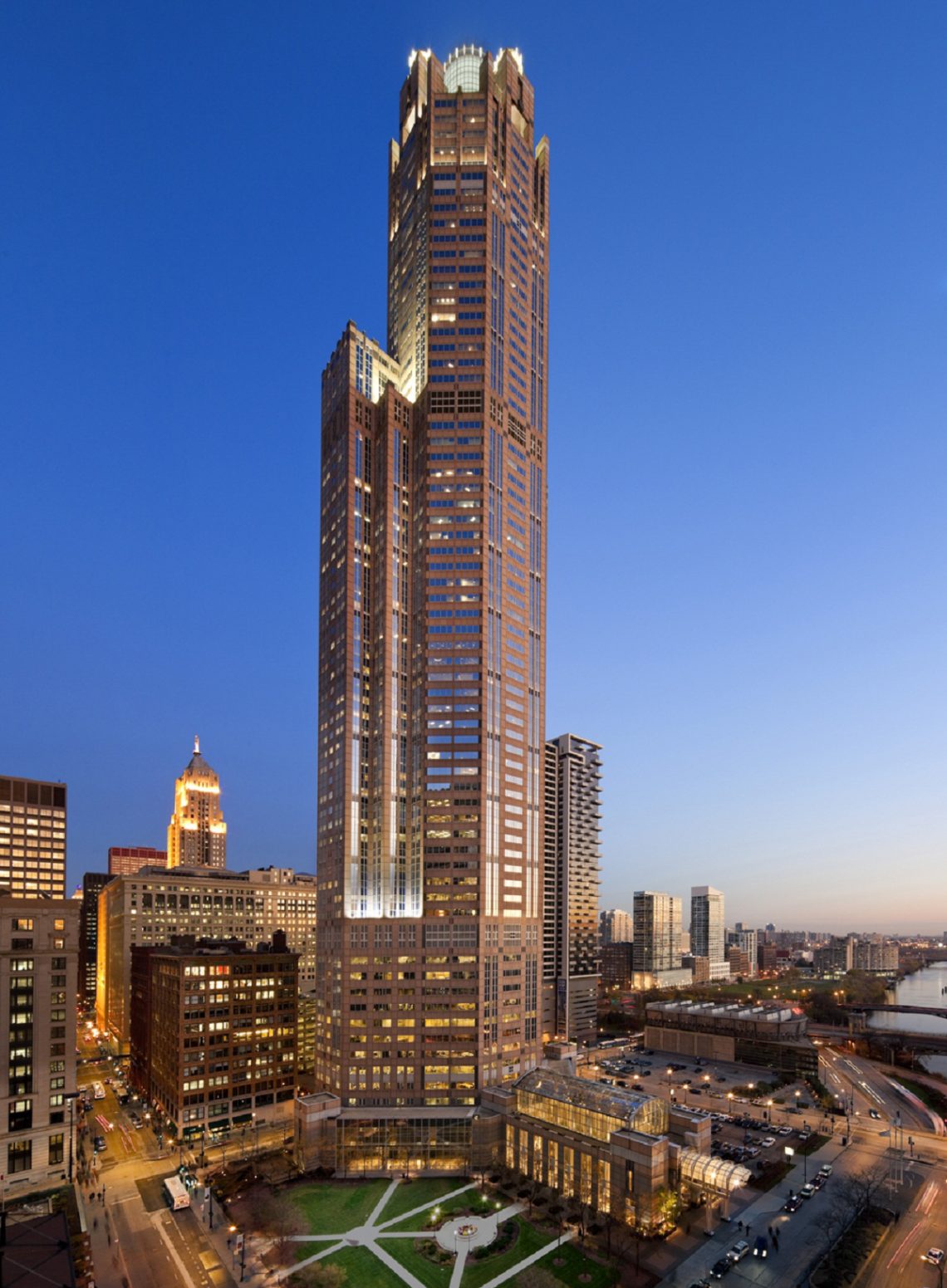 Full view of 311 South Wacker and surrounding landscape at dusk